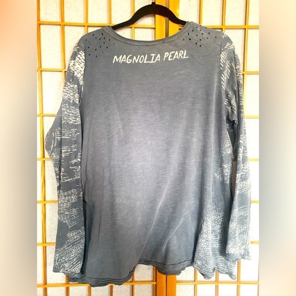 Magnolia Pearl Freedom of Conscience Ozzy gray Long Sleeve Tee - Picture 2 of 4